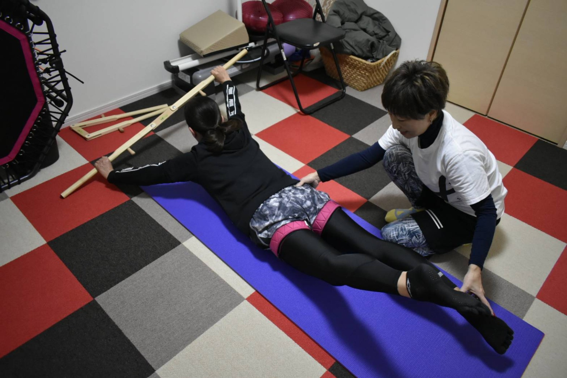 愛知県腰の痛みに対応パーソナルトレーニングジム『姿勢改善/加圧&ピラティス・ドッグヨガ   One』